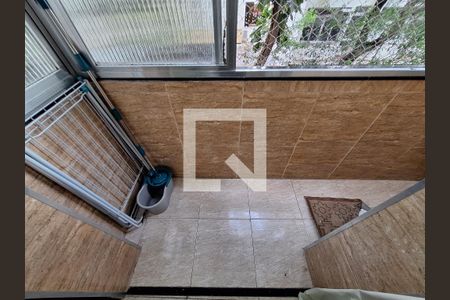 Apartamento à venda com 65m², 2 quartos e sem vagaVaranda