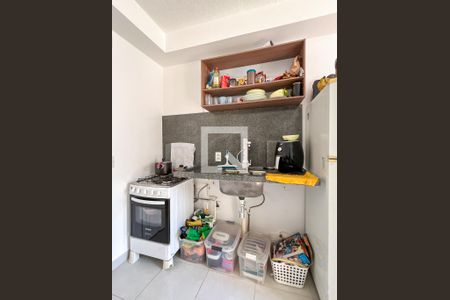 Sala/Cozinha de apartamento para alugar com 2 quartos, 32m² em Piqueri, São Paulo