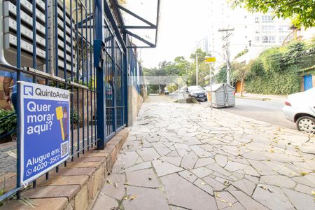 Apartamento para alugar com 98m², 3 quartos e sem vaga Apartamento para alugar com 98m², 3 quartos e sem vagaPlaca