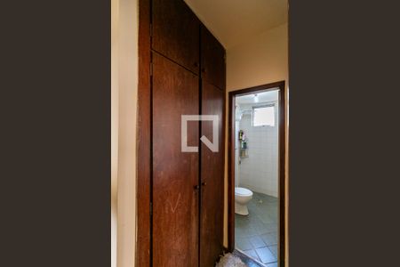 Corredor de apartamento à venda com 3 quartos, 57m² em Carlos Prates, Belo Horizonte