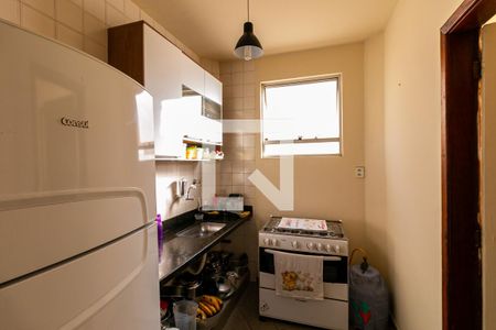 Cozinha de apartamento à venda com 3 quartos, 57m² em Carlos Prates, Belo Horizonte