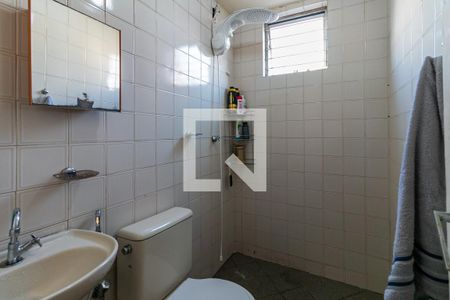 Banheiro de apartamento à venda com 3 quartos, 57m² em Carlos Prates, Belo Horizonte