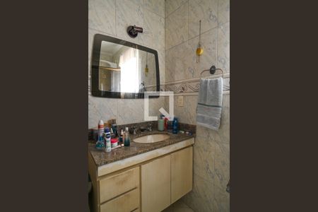 Casa à venda com 220m², 3 quartos e 3 vagasBanheiro Social 1