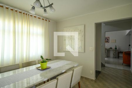 Casa à venda com 220m², 3 quartos e 3 vagasCopa