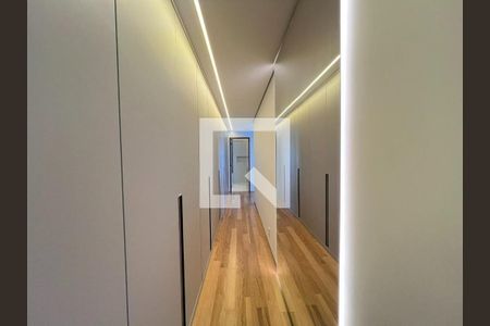 Apartamento à venda com 247m², 2 quartos e 2 vagas