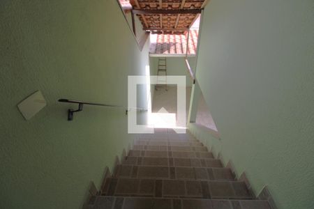 Casa à venda com 118m², 3 quartos e 2 vagasEscada