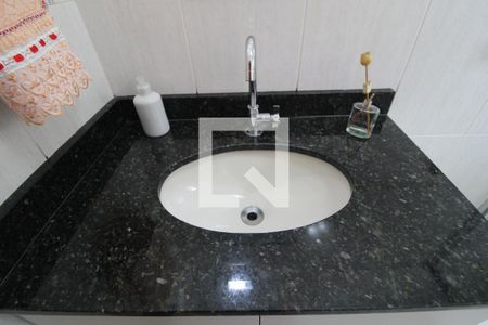 Casa à venda com 118m², 3 quartos e 2 vagasPia banheiro da suíte