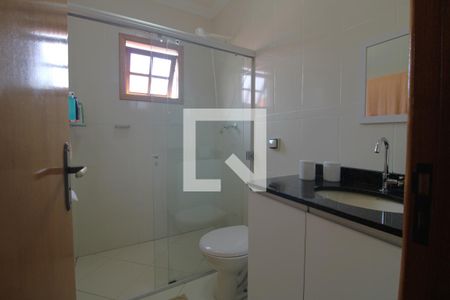 Casa à venda com 118m², 3 quartos e 2 vagasBanheiro comum