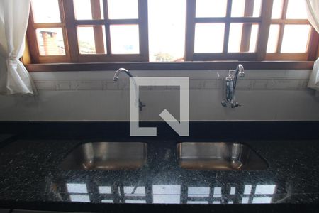 Casa à venda com 118m², 3 quartos e 2 vagasPia da cozinha