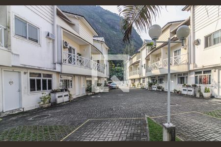 Casa de condomínio à venda com 116m², 3 quartos e 1 vagaÁrea comum