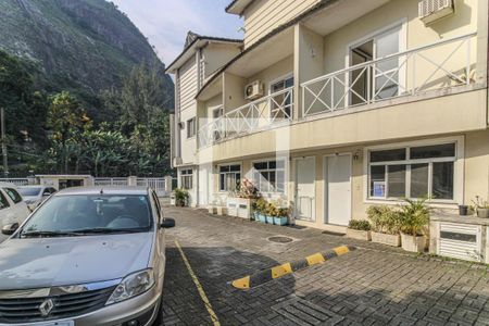 Casa de condomínio à venda com 116m², 3 quartos e 1 vagaFachada