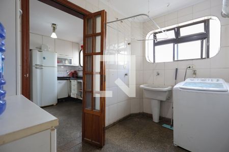 Apartamento para alugar com 120m², 3 quartos e 2 vagasÁrea de serviço