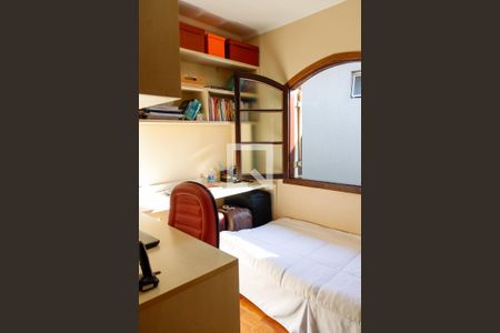 Casa à venda com 195m², 3 quartos e 4 vagasQuarto 2