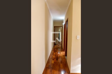 Casa à venda com 195m², 3 quartos e 4 vagasCorredor