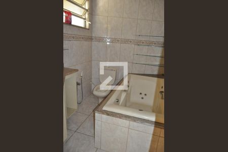 Casa à venda com 96m², 3 quartos e 2 vagasBanheiro 2