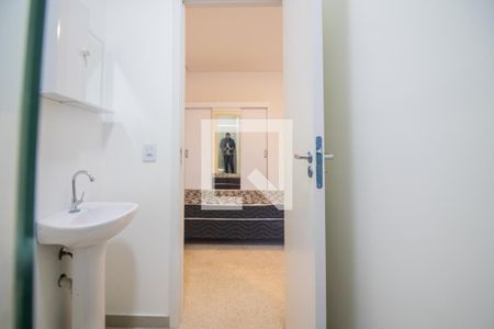 Banheiro de kitnet/studio para alugar com 1 quarto, 22m² em Vila Antonio, São Paulo