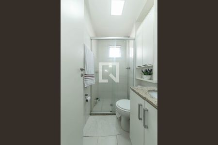 Apartamento à venda com 90m², 2 quartos e 2 vagas Apartamento à venda com 90m², 2 quartos e 2 vagasBanheiro da Suíte