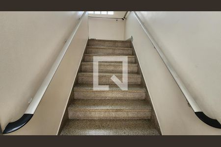 Apartamento para alugar com 120m², 3 quartos e 1 vagaEscada