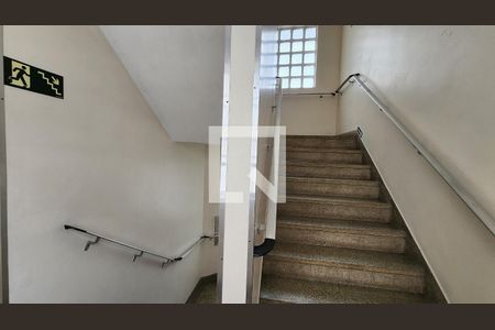 Apartamento para alugar com 120m², 3 quartos e 1 vagaEscada