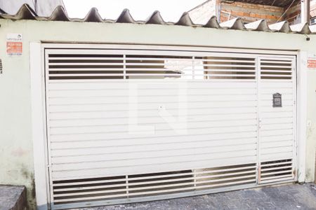 Casa à venda com 130m², 2 quartos e 2 vagasFachada