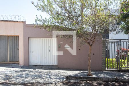 Casa à venda com 350m², 3 quartos e 2 vagasFachada