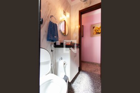 Casa à venda com 350m², 3 quartos e 2 vagasBanheiro Social