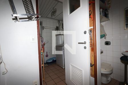 Apartamento à venda com 368m², 3 quartos e 3 vagas Banheiro de Serviço