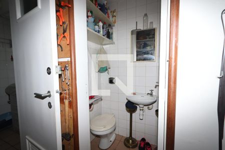 Apartamento à venda com 368m², 3 quartos e 3 vagasBanheiro de Serviço