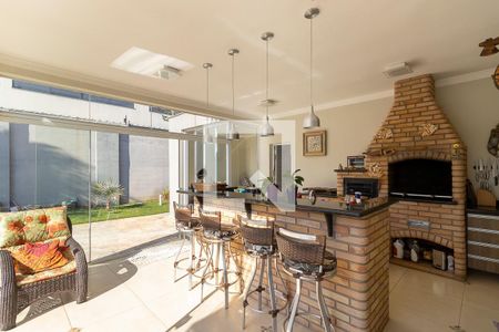 Casa de condomínio à venda com 570m², 4 quartos e 6 vagasEspaço gourmet