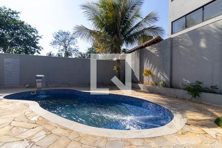 Casa de condomínio à venda com 570m², 4 quartos e 6 vagasQuintal com piscina