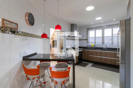 Casa de condomínio à venda com 570m², 4 quartos e 6 vagasCozinha