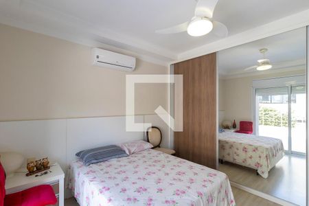 Casa de condomínio à venda com 570m², 4 quartos e 6 vagasQuarto 4 - Suíte americana