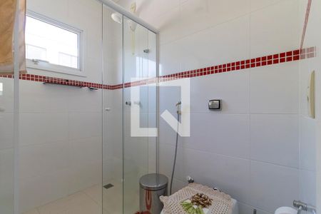 Casa de condomínio à venda com 570m², 4 quartos e 6 vagasBanheiro da suíte americana