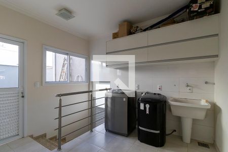 Casa de condomínio à venda com 570m², 4 quartos e 6 vagasÁrea de serviço