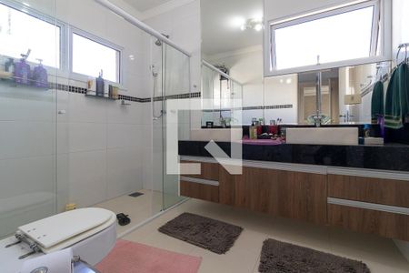 Casa de condomínio à venda com 570m², 4 quartos e 6 vagasBanheiro da suíte 1