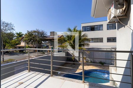 Casa de condomínio à venda com 570m², 4 quartos e 6 vagasVaranda da suíte 2