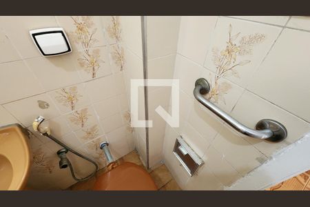 Apartamento para alugar com 77m², 2 quartos e sem vaga Apartamento para alugar com 77m², 2 quartos e sem vagaDetalhe do banheiro