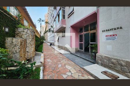 Fachada do bloco de apartamento para alugar com 2 quartos, 77m² em Embaré, Santos