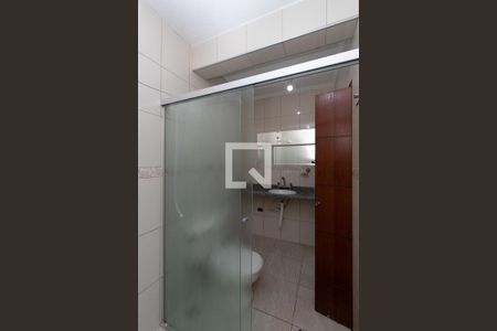 Banheiro da Suíte de casa à venda com 2 quartos, 156m² em Parque Casa de Pedra, São Paulo