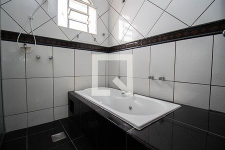 Casa para alugar com 210m², 4 quartos e 3 vagasBanheiro da Suíte Master