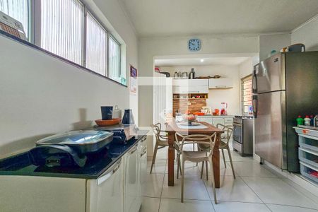 Casa de condomínio para alugar com 300m², 5 quartos e 6 vagasCozinha 