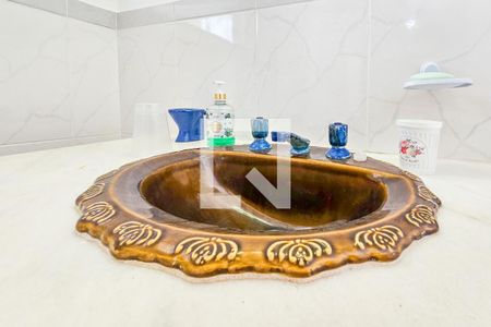 Casa de condomínio para alugar com 300m², 5 quartos e 6 vagasBanheiro da Suíte 4