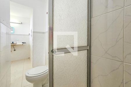 Casa de condomínio para alugar com 300m², 5 quartos e 6 vagasBanheiro da Suíte 4