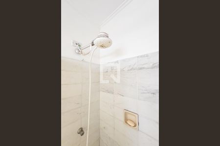 Casa de condomínio para alugar com 300m², 5 quartos e 6 vagasBanheiro da Suíte 2