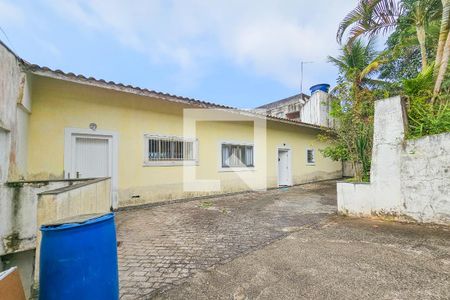 Casa de condomínio para alugar com 300m², 5 quartos e 6 vagasQuintal