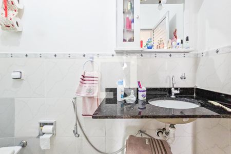 Casa de condomínio para alugar com 300m², 5 quartos e 6 vagasBanheiro da Suíte 1