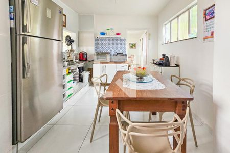 Casa de condomínio para alugar com 300m², 5 quartos e 6 vagasCozinha