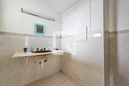 Casa de condomínio para alugar com 300m², 5 quartos e 6 vagasBanheiro da Suíte 4