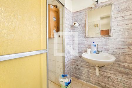 Casa de condomínio para alugar com 300m², 5 quartos e 6 vagasBanheiro da Suíte 2