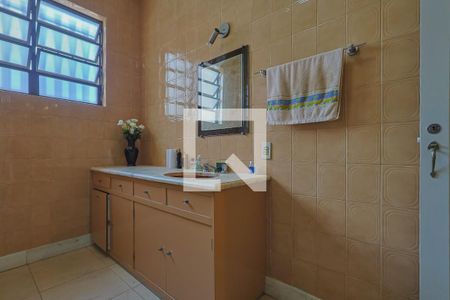 Casa à venda com 206m², 3 quartos e 4 vagas Casa à venda com 206m², 3 quartos e 4 vagasBanheiro social